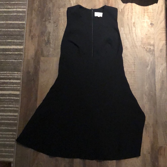 Deep V black dress aritzia - Picture 1 of 3